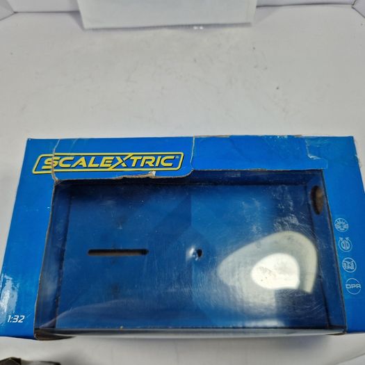 Scalextric C3958 - Team F1 Red #57 Slot Car ( Formula One )