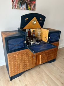 Delivery Available! Stunning Vintage Sideboard Cocktail Cabinet/Drinks Cabinet/ Sideboard
