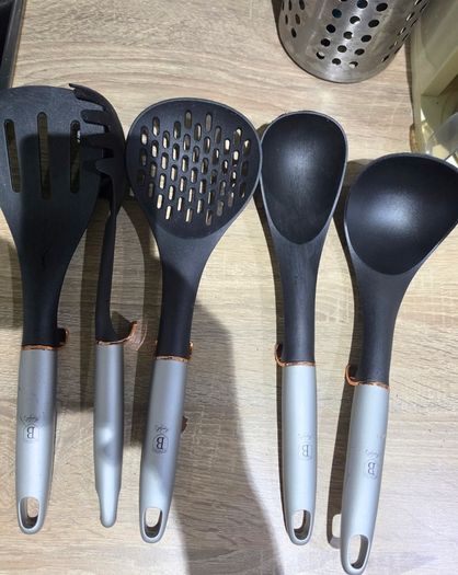 Berlinger Haus knife and Laddle set