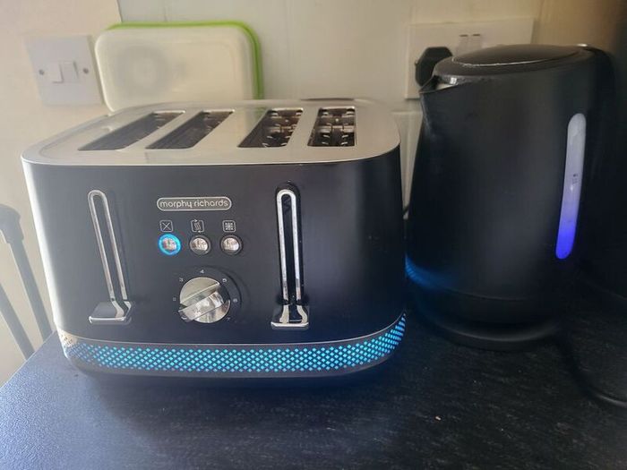 morphy richards kettle and 4 piece toaster