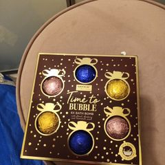 Luxury bath bombs