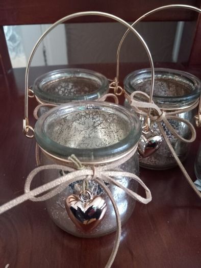 Tea light holders