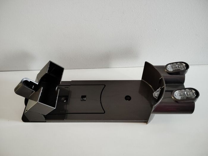 Dyson Wall Mount Docking Station _ New