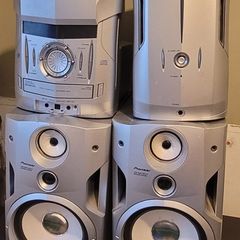 Pioneer Stereo