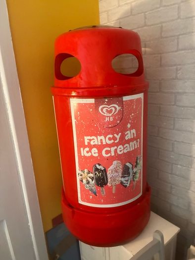 Retro HB commercial bin