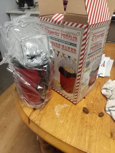popcorn maker