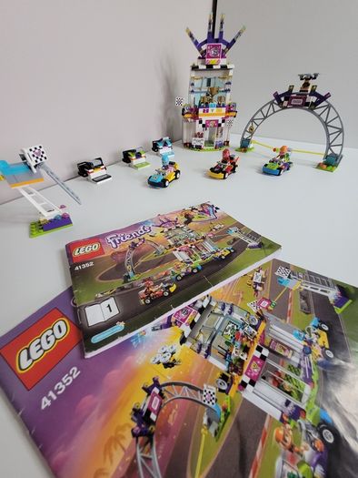 LEGO Friends 41352 The Big Race Day