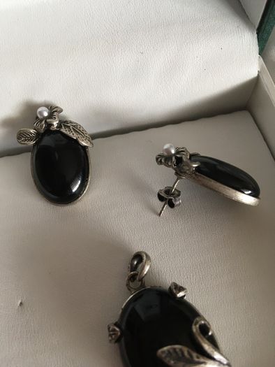 Earrings & pendent set