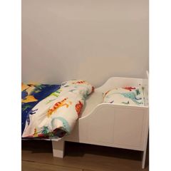 Toddler bed