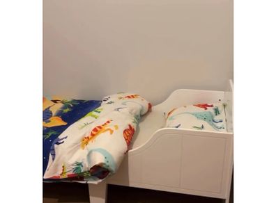 Toddler bed
