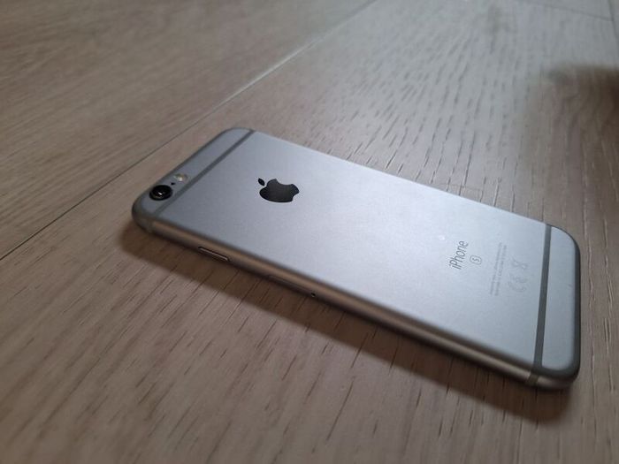 Apple iPhone 6s - 32GB - [Silver] - Unlocked - 82% Battery Health