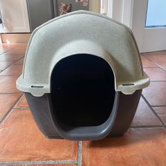 Dog kennel
