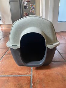 Dog kennel