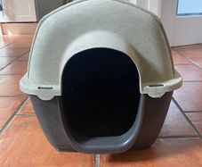 Dog kennel