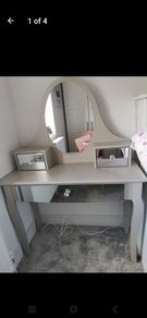 Dressing table
