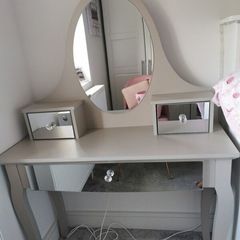 Dressing table