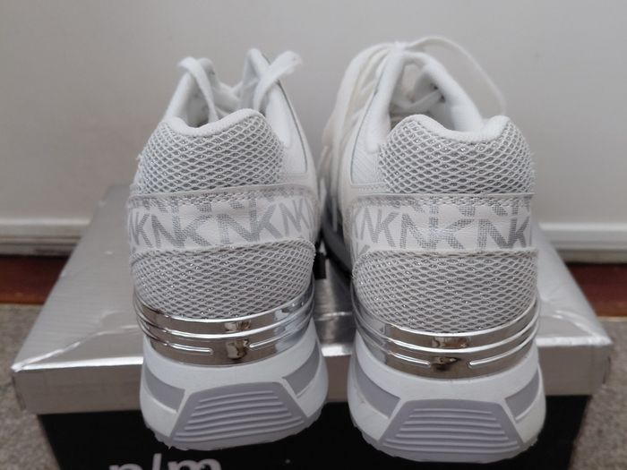 shoes flat