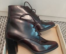 NEW Clarks leather ankle boots