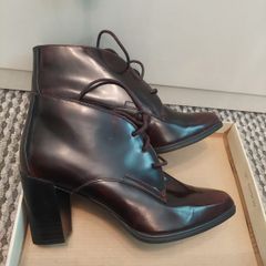 NEW Clarks leather ankle boots
