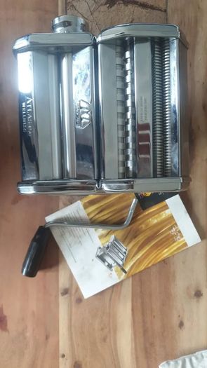Pasta machine