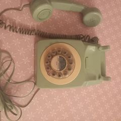 retro phone