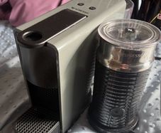 nespresso coffee machine & milk frother