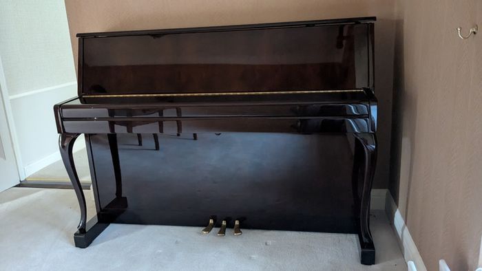 Yamaha M1SR Upright Piano - Dark Polished Finish
