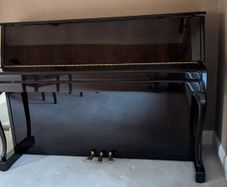 Yamaha M1SR Upright Piano - Dark Polished Finish