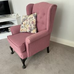 Wing back chair