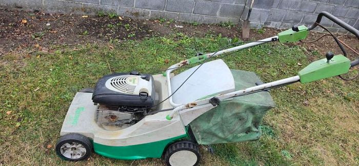 Viking mb448t petrol lawnmower