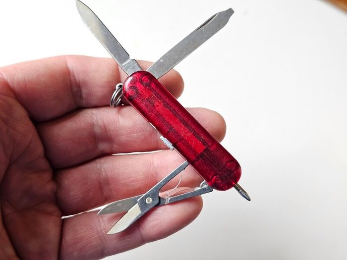 Victorinox Swiss Signature Lite 58mm Swiss Army Knife Keychain tool Collectable