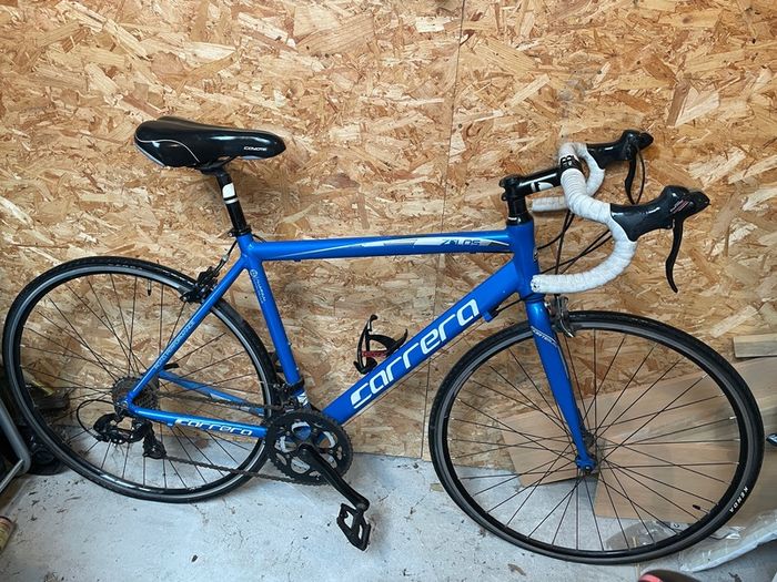Carrera Zelos road bike