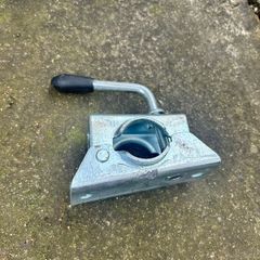 Jockey wheel bracket