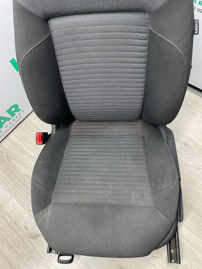 2011 Volkswagen Polo Front Seats