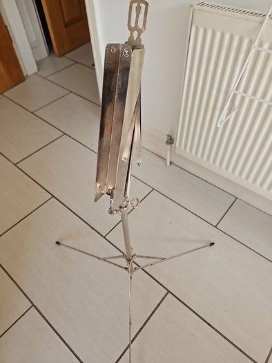 Music stand