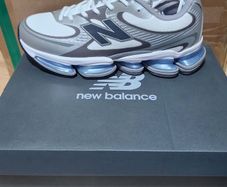 New Balance 2000