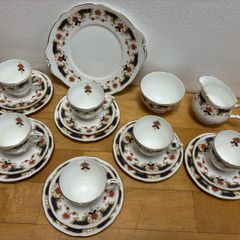 21 piece Vintage Duchess Bone China "Westminster" (Pattern 560) Tea Set