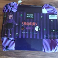 Costume