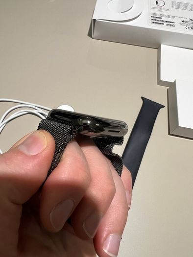 45 mm Apple watch 7 (stainless steel) with Apple Milanese loop