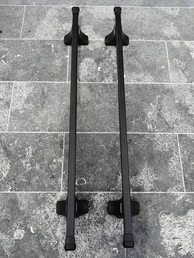 Thule roof bars and feet