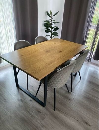 table with 4 chairs