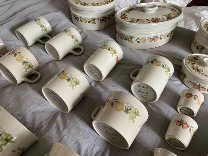 Wedgewood 'Quince' Dinner Service Set