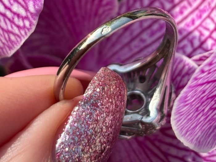 Antique Art Deco 18ct Gold and  Diamond Daisy Ring