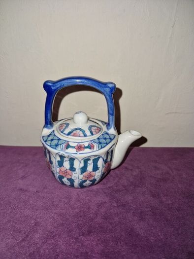 Vintage Asian teapot