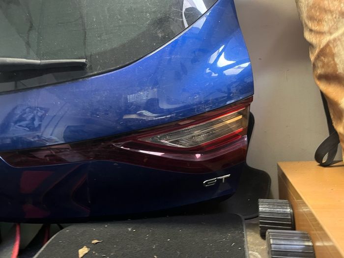 16 megane boot lid