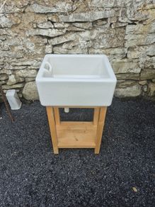 Belfast sink with stand