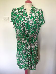 Dunnes Ladies green floral mid length day dress size 18