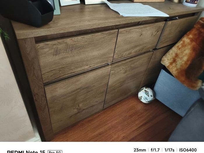 chest of drawers