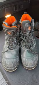 Safety shoes 7UK and 9UK