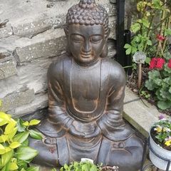 Buddha statues